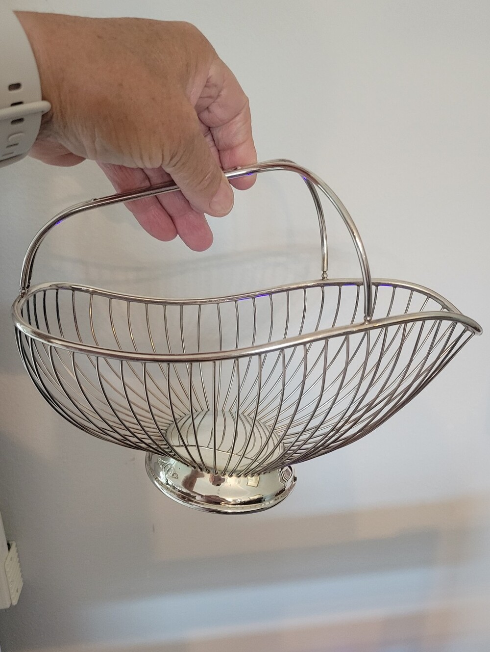 Vintage,Silver Wire,wine Bottel Holder Basket with Handle,Made In Italy. Signed.